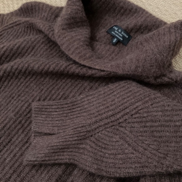LIKE NEW RAG & BONE cashmere chocolate brown turtleneck sweater notched sleeves - Picture 7 of 8